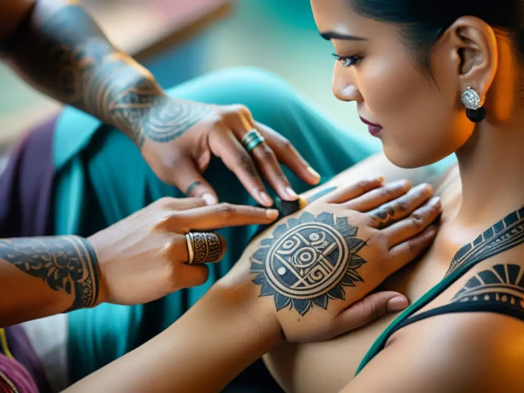 Arte maya: tatuador tradicional creando diseño ancestral Artista maya tatuador creando diseño intrincado en piel con técnicas ancestrales