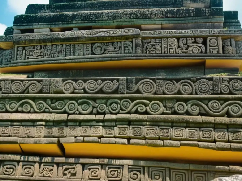 Detalles impresionantes de las tallas en piedra de un templo maya en Altun Ha, Belice