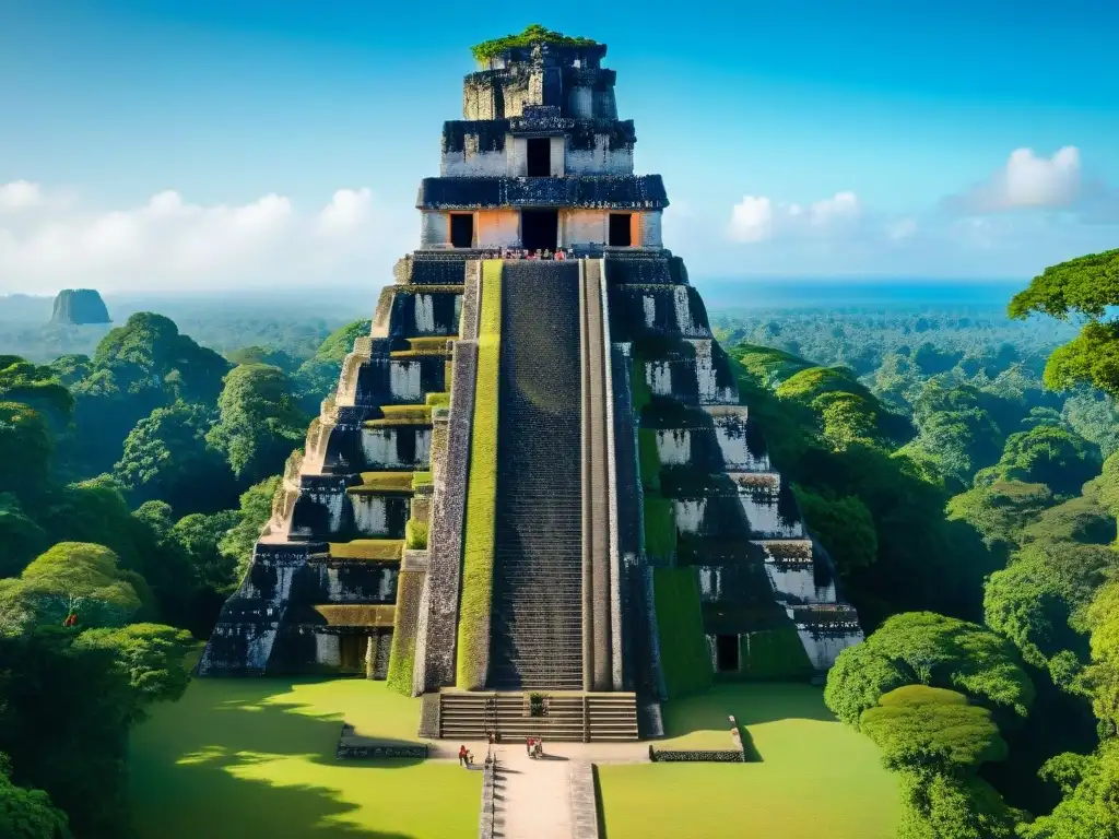 Imponente Templo I, o Templo del Gran Jaguar, en Tikal