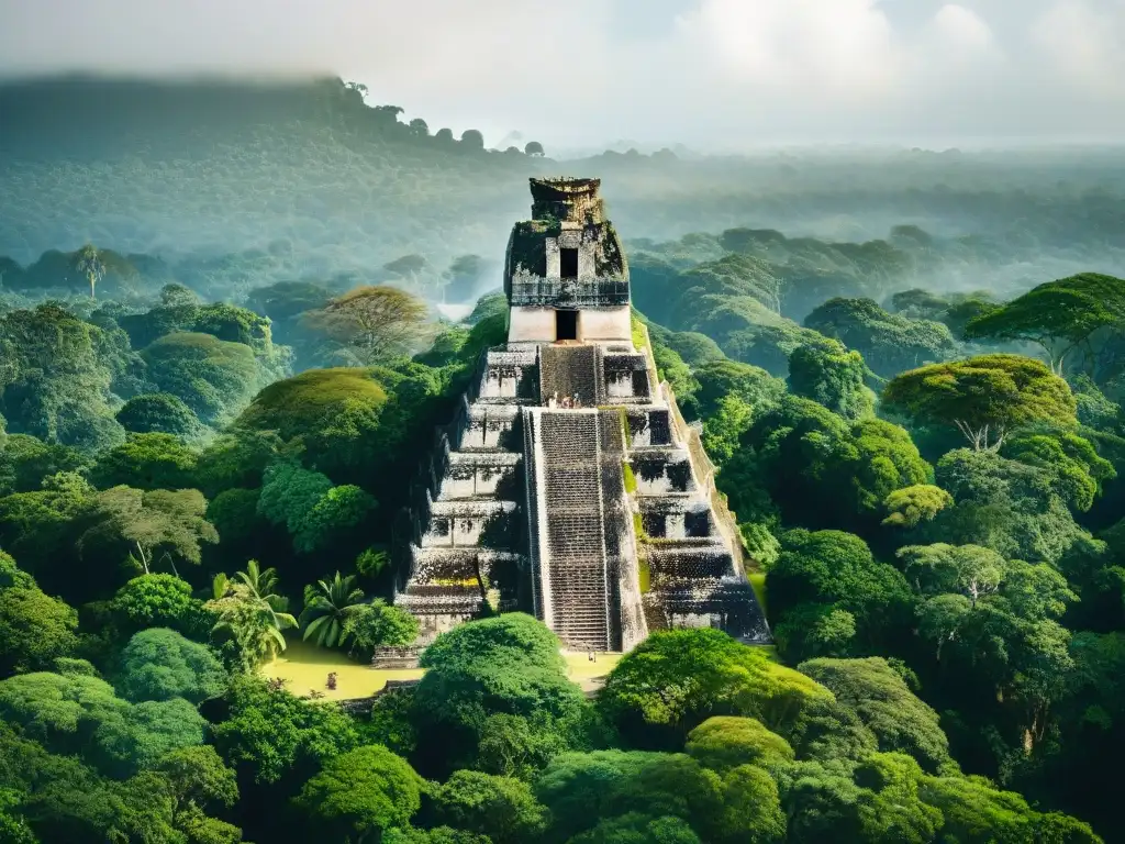 Influencia del entorno natural en los Mayas: Imagen detallada de la antigua ciudad maya de Tikal, con pirámides y selva exuberante