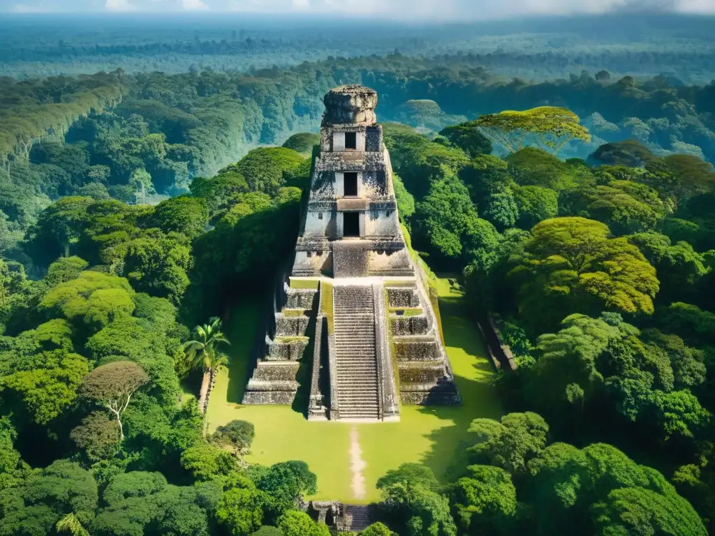 Percepciones mayas: ruinas antiguas de Tikal entre selva verde y cielo azul, impacto del clima en el colapso