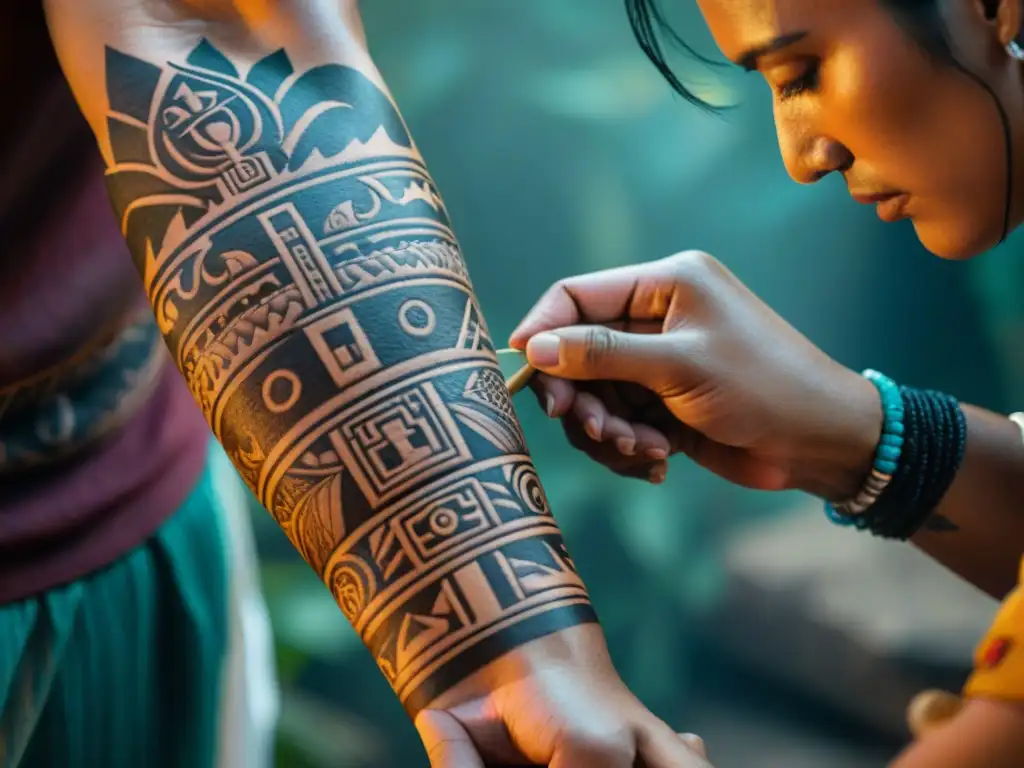 Un tatuador maya experto y detallado tatuando diseños tradicionales en un antebrazo, destacando la práctica cultural